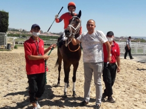 Yetiştiricisi olduğumuz BLOOD DIAMOND maiden'e Ankara 75. yıl Hipodromunda veda etti.