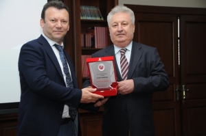 At Yarışı Yazarları Derneğinin belirlediği 2018 YILININ EN&rsquo;LERİ &ouml;d&uuml;llerinde en başarılı at sahibi ve yetiştiricilik kategorisindeki &ouml;d&uuml;llere ek&uuml;rimiz layık g&ouml;r&uuml;ld&uuml;..