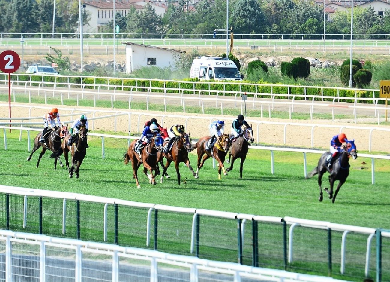 HAKABE ilk birinciliğine Bursa Osmangazi Hipodromunda ulaştı.